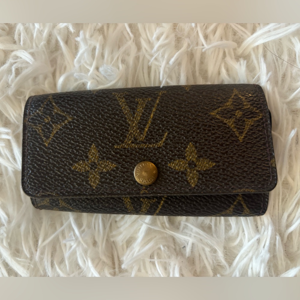 Louis Vuitton monogram 4 key holder